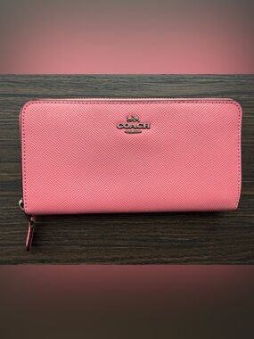 Coach Vintage Pink Accordion Zip Wallet 57713